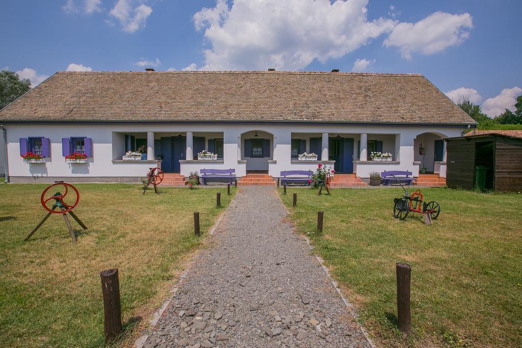 Zichy Park Hotel Bikacs Exterior photo